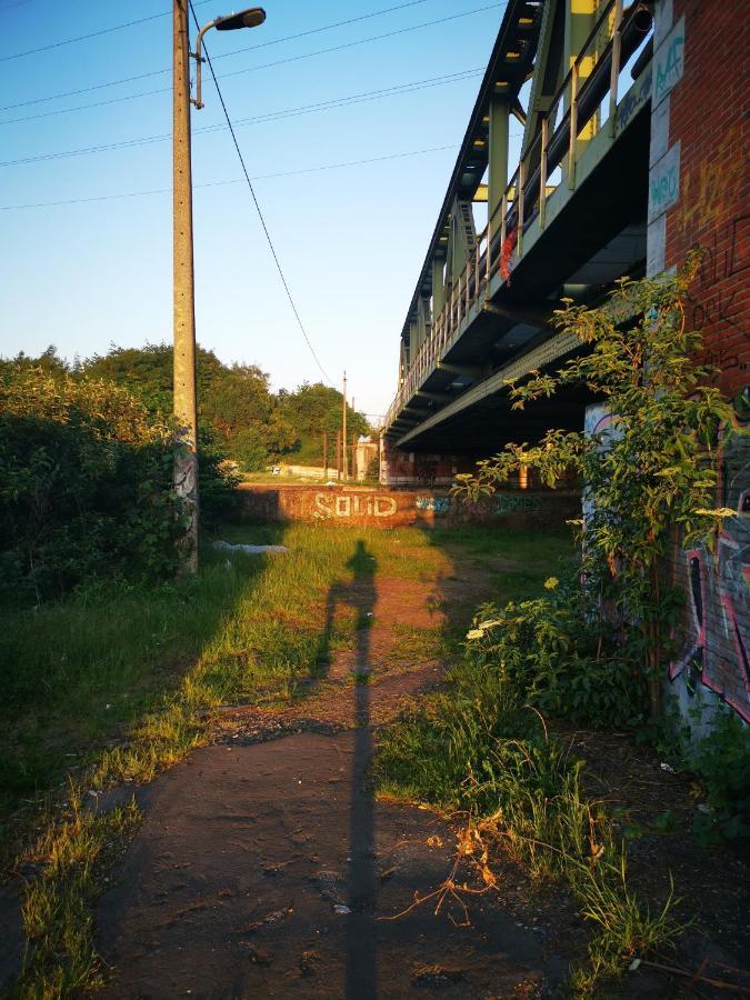 Ghostel 1St - Aventure Alternative - Guest House - Arts-Factory-Experience - For Artists, Makers And Open Minds - Attention, We Are Not A Hotel And Are Not Adapted For Everybody - Read Host Warnings Before Reservation - Www,Providence,Be Asbl Charleroi Exteriér fotografie